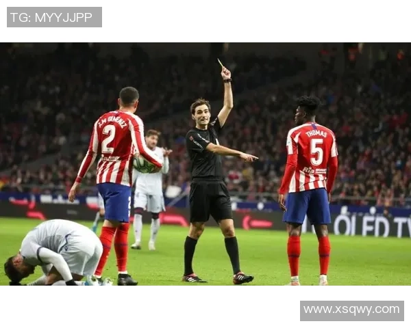 国王杯精彩对决AC米兰4-0战胜拜仁帽子戏法引发争议判罚热议