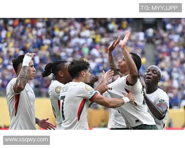 西甲激战切尔西与曼联战成平局争议判罚引发全场热议