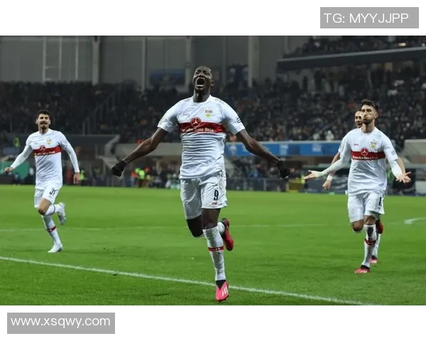 德甲精彩对决曼联大胜波尔图神奇扑救点燃全场激情